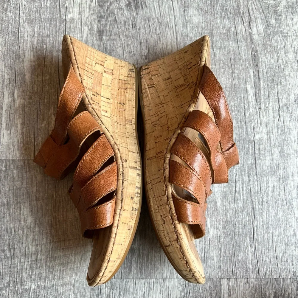 Born Butterfly Leather Wedges Comfort Brown Women's Size 9 Sandals
